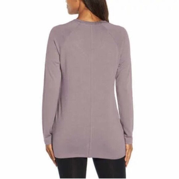 Banana Republic Ladies' V-Neck Long Sleeve Top, Purple , Size XXL - Picture 4 of 5